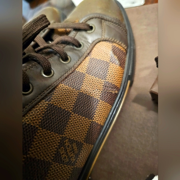 Louis Vuitton Men's US 9 Damier Graphite Punchy Sneaker - Picture 15 of 16